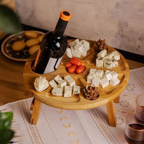 Винный столик-менажница из дерева 35*35*18 см круглый на ножках дуб BWR350180 BWR350180 фото